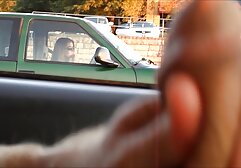 دختر fucks در بزرگ titted سکس با جنده مادر و cums در نونوجوانان